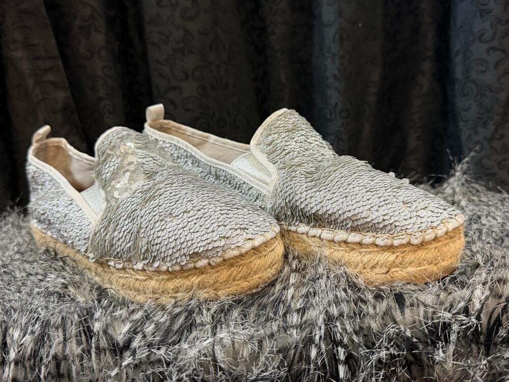 Steve Madden Sparkly Silver Sequin Espadrille Flats Size 7.5